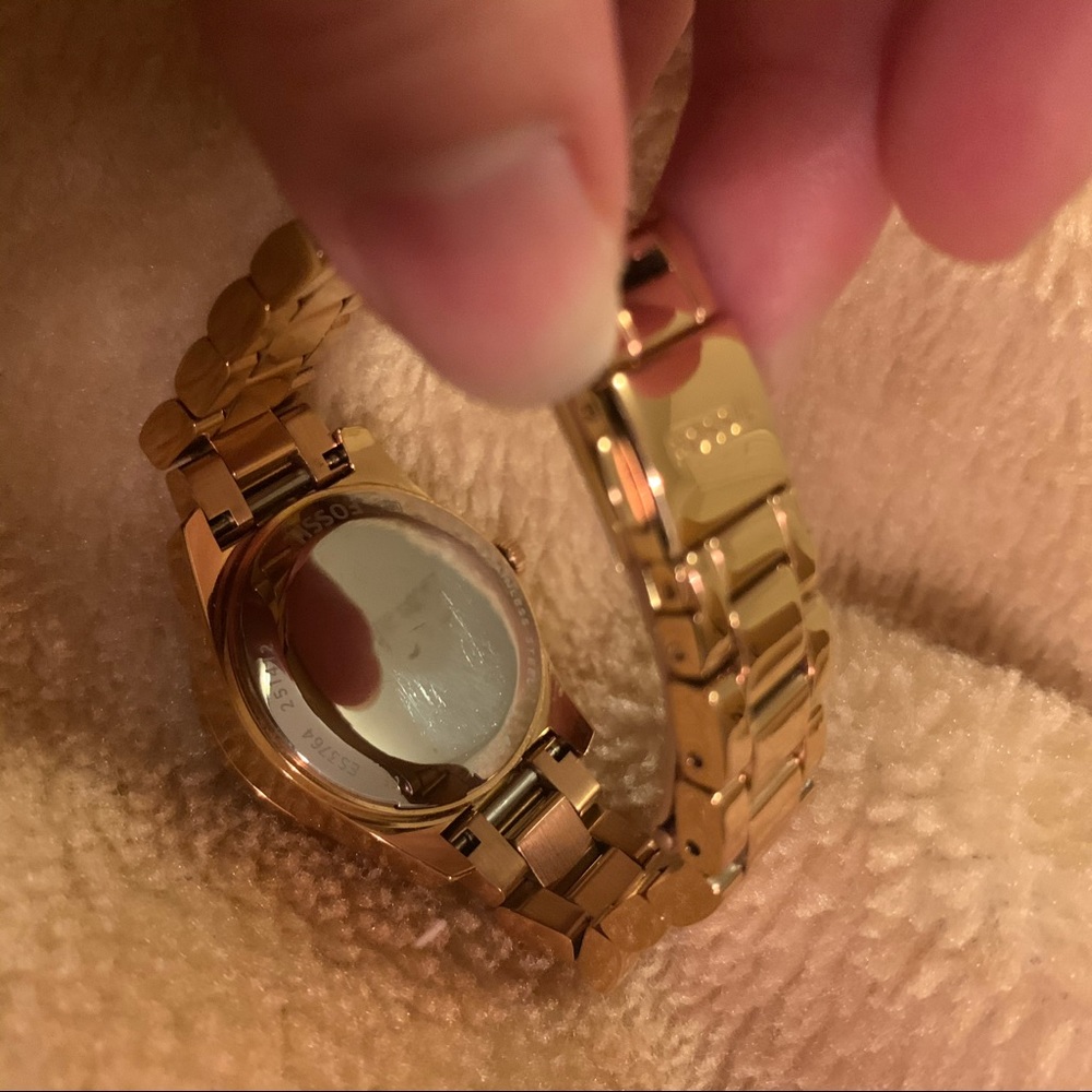 FOSSIL ROSE GOLD WATCH - Picture 3 of 5